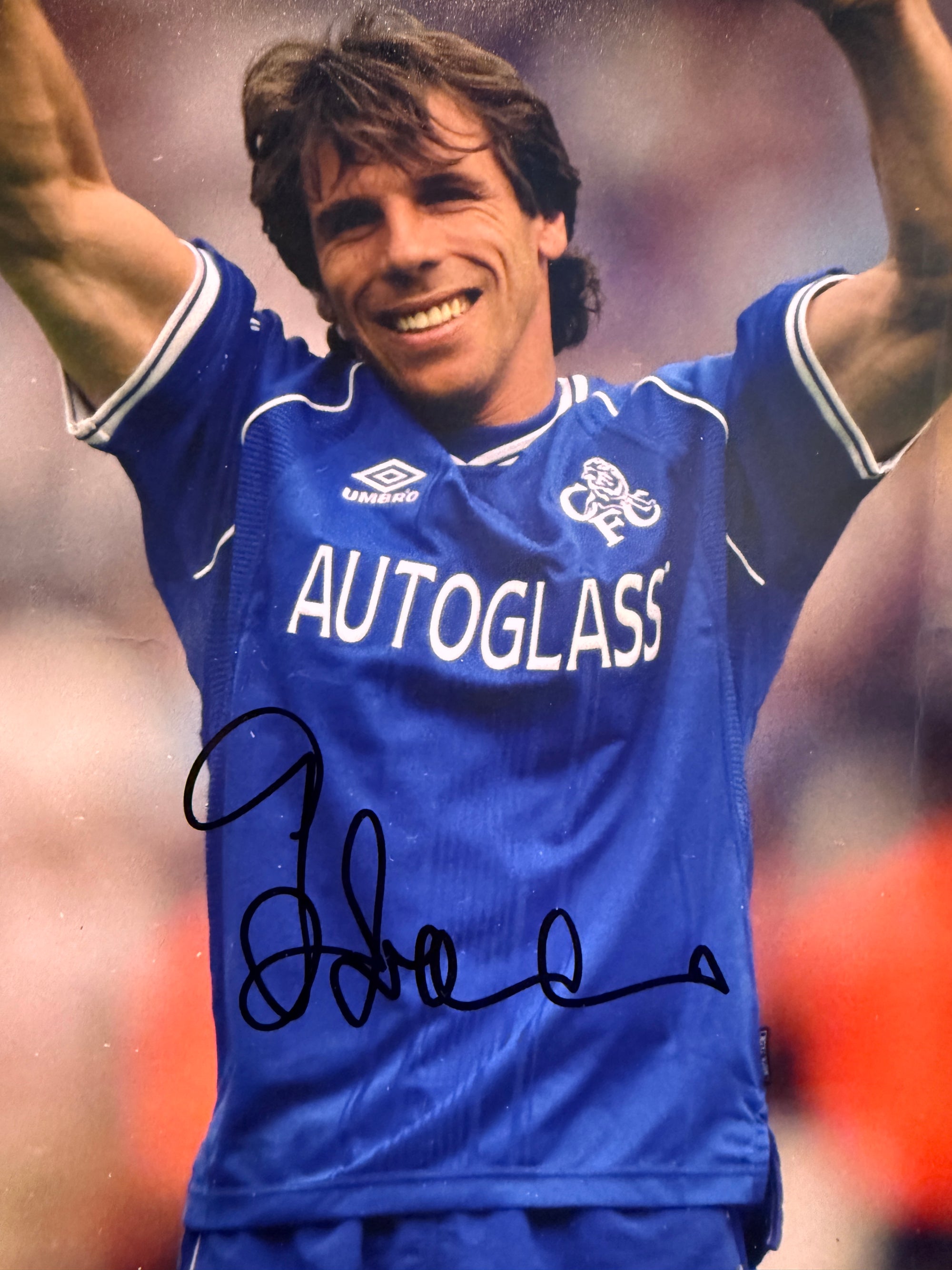 GIANFRANCO ZOLA - SIGNERT BILDE MED EKTEHETSBEVIS/COA