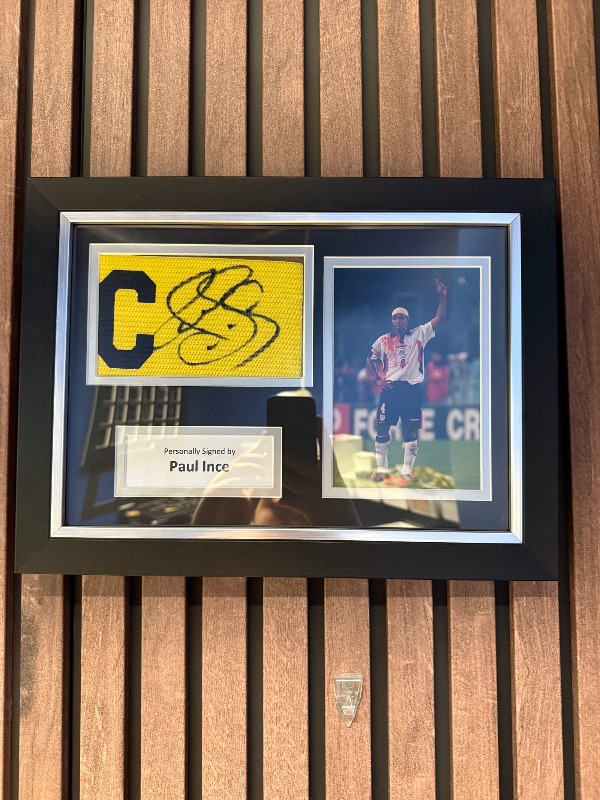 PAUL INCE - SIGNERT KAPTEINSBIND MED EKTEHETSBEVIS/COA