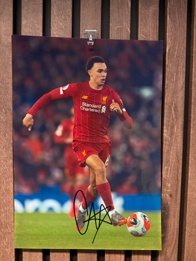 TRENT ALEXANDER-ARNOLD - SIGNERT BILDE MED EKTEHETSBEVIS/COA