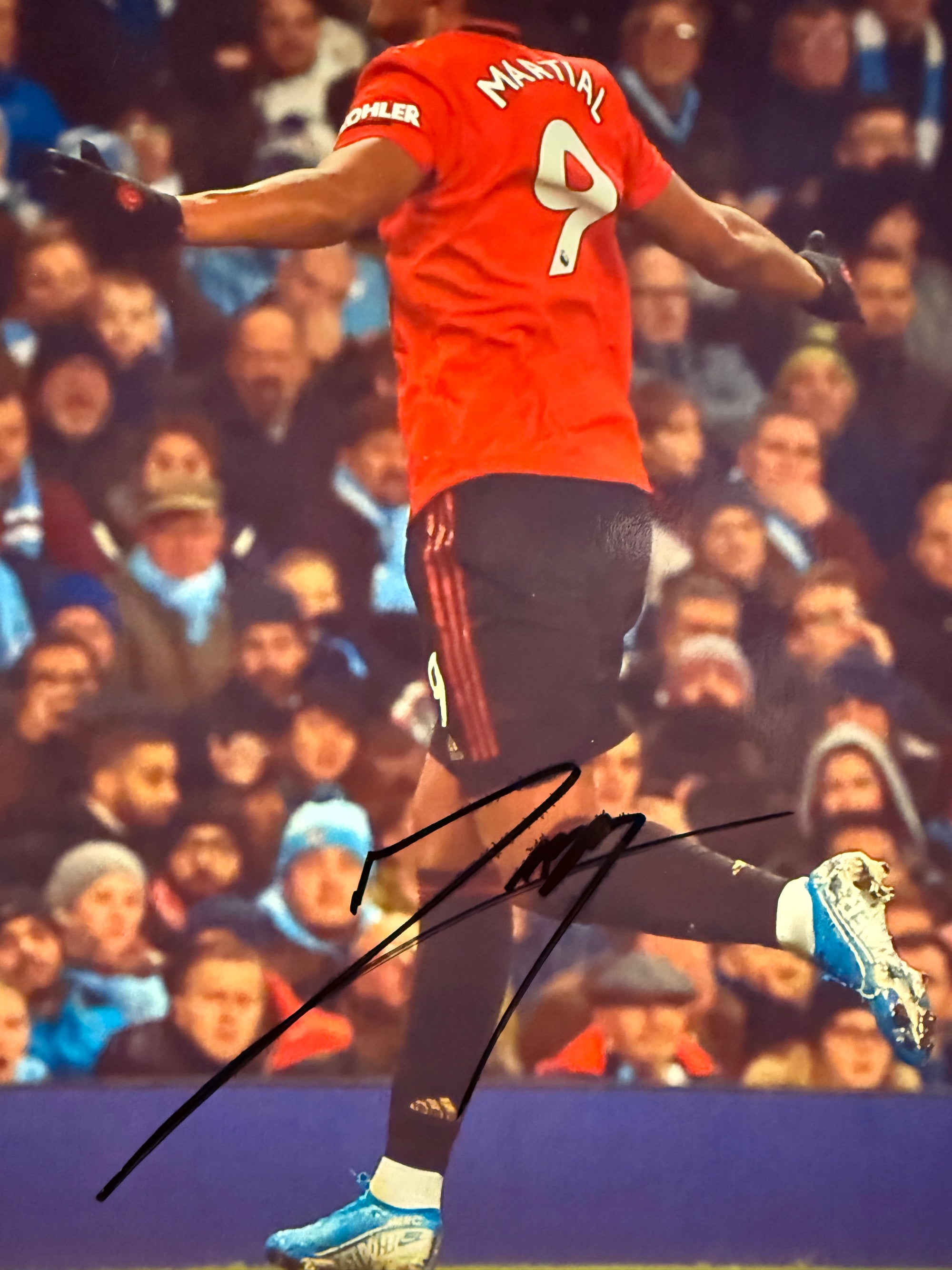 MANCHESTER UNITED - 6 SIGNERTE BILDER LOT MED EKTEHETSBEVIS/COA