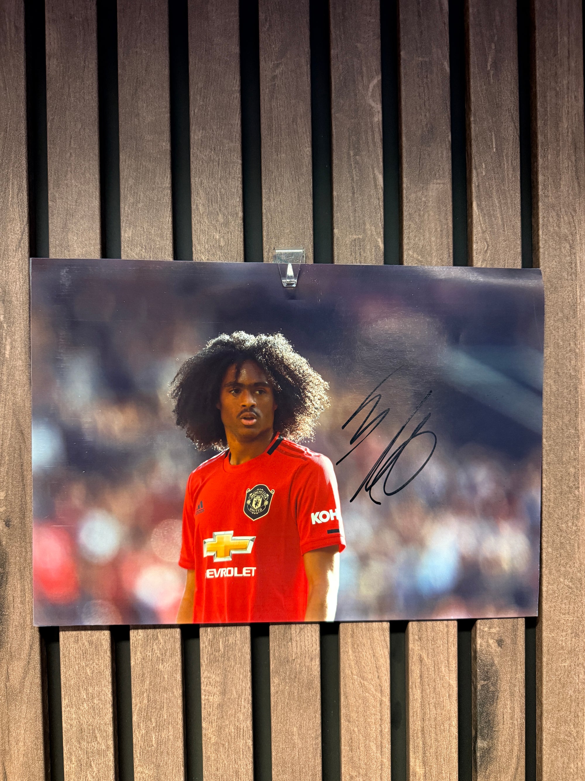 MANCHESTER UNITED - 6 SIGNERTE BILDER LOT MED EKTEHETSBEVIS/COA
