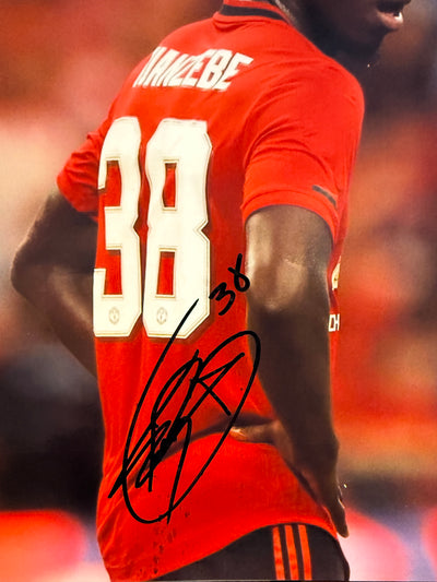 MANCHESTER UNITED - 6 SIGNERTE BILDER LOT MED EKTEHETSBEVIS/COA