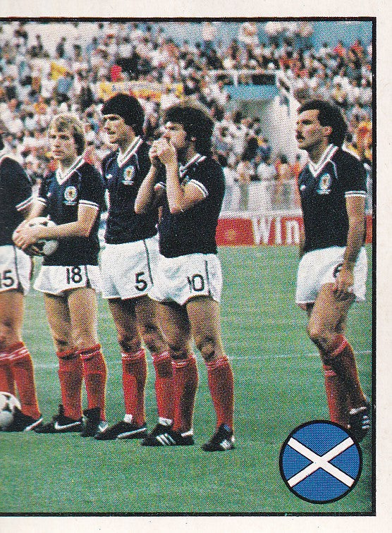 252. TEAM PHOTO 2/2 - SCOTLAND