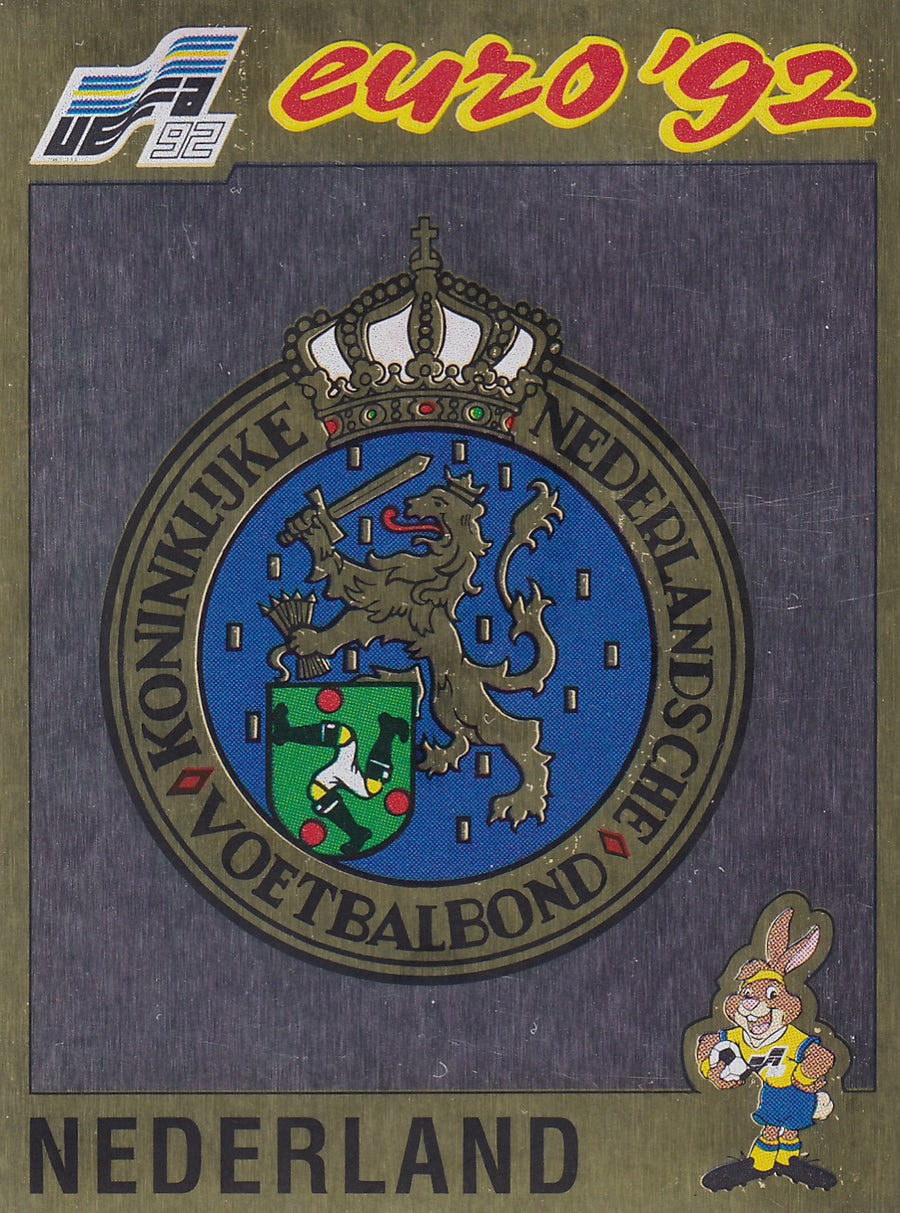 117. NEDERLAND - NATIONAL TEAM BADGE - GOLD FOIL