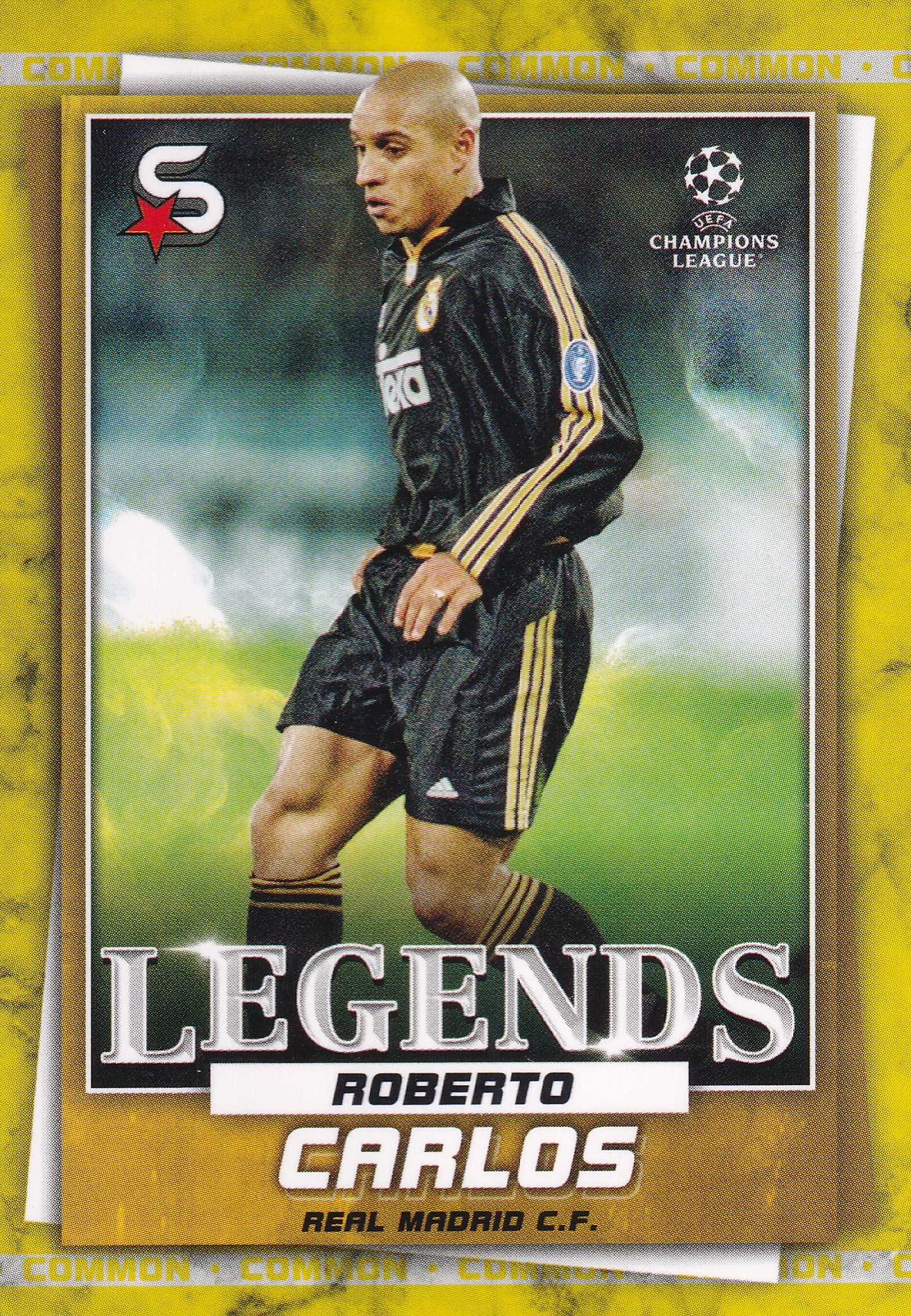 194. ROBERTO CARLOS - REAL MADRID C.F. - LEGENDS - YELLOW IMAGE