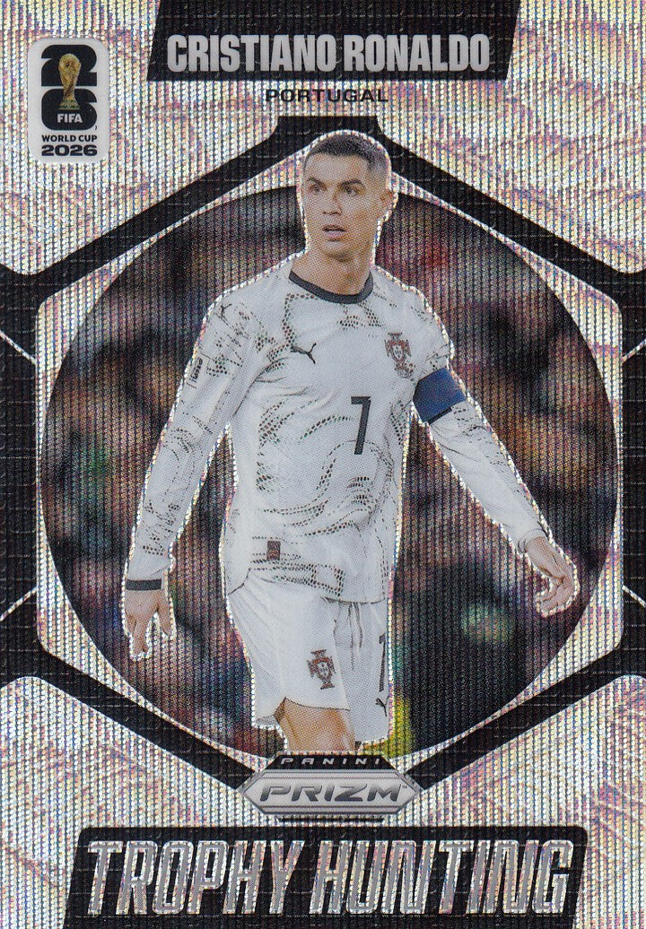 TH-017. CRISTIANO RONALDO - PORTUGAL - TROPHY HUNTING - SILVER HOLO