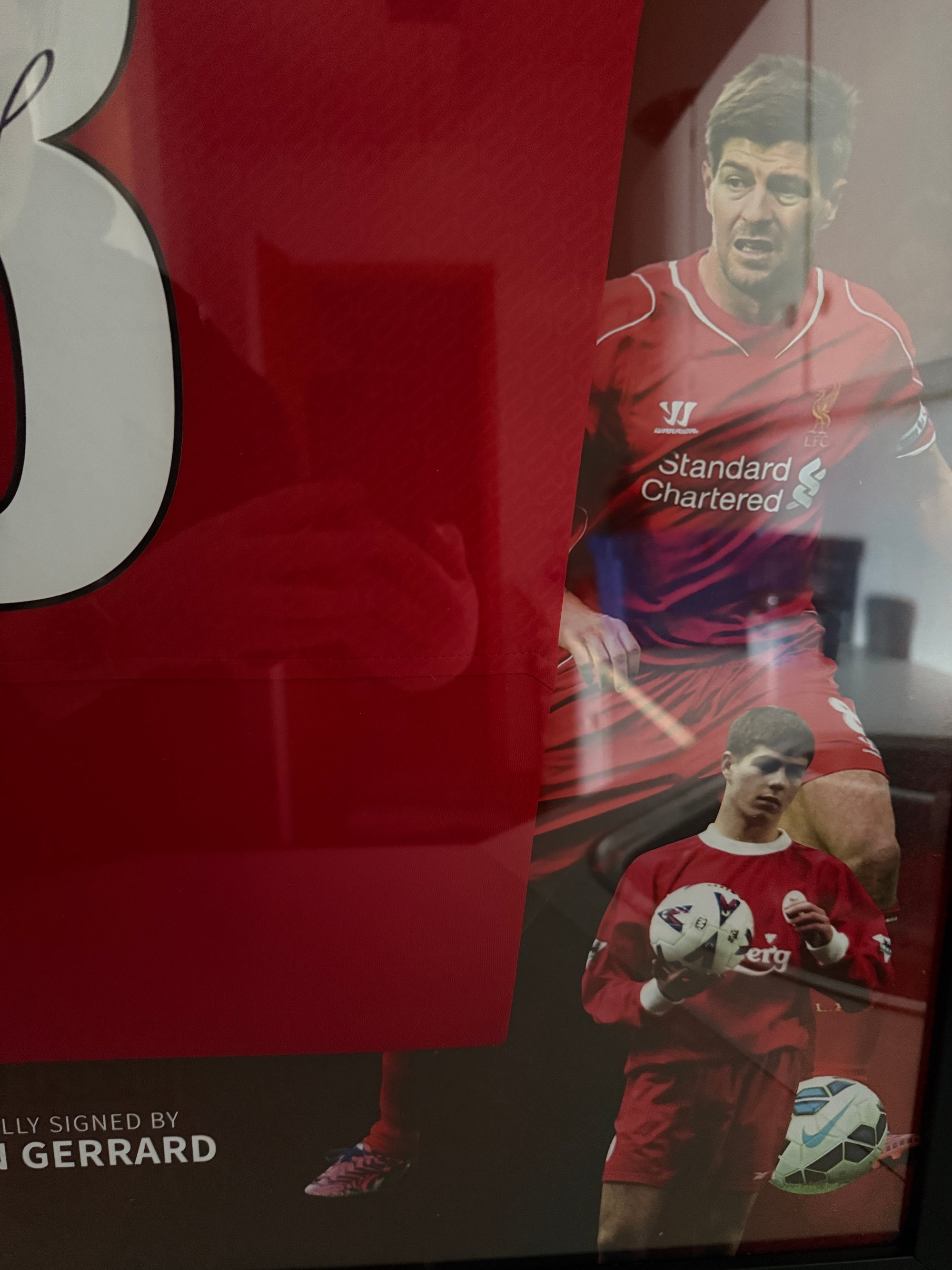 STEVEN GERRARD - SIGNERT DRAKT MED EKTEHETSBEVIS/COA