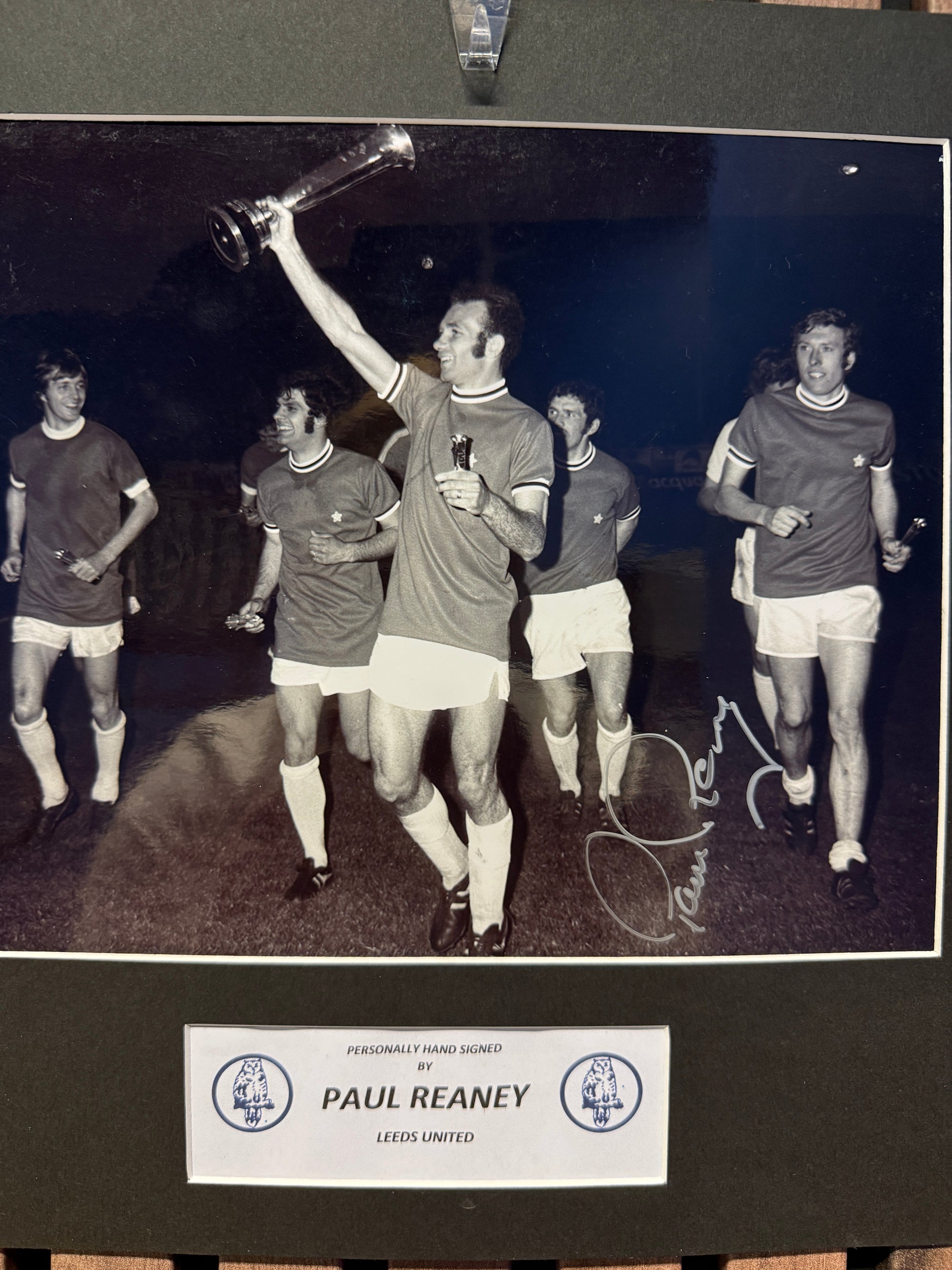 PAUL REANEY - SIGNERT BILDE MED EKTEHETSBEVIS/COA