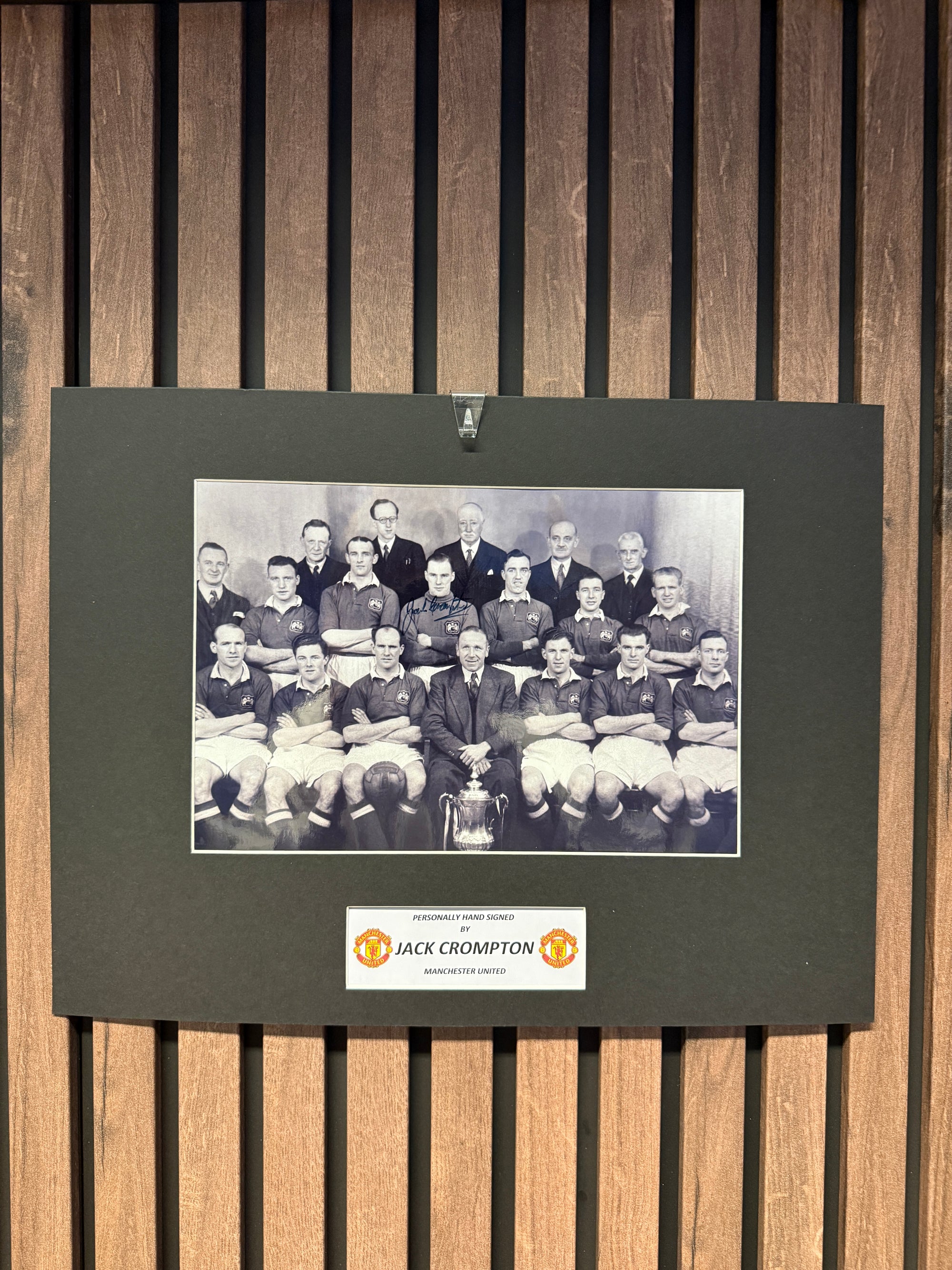 JACK CROMPTON - SIGNERT BILDE MED EKTEHETSBEVIS/COA