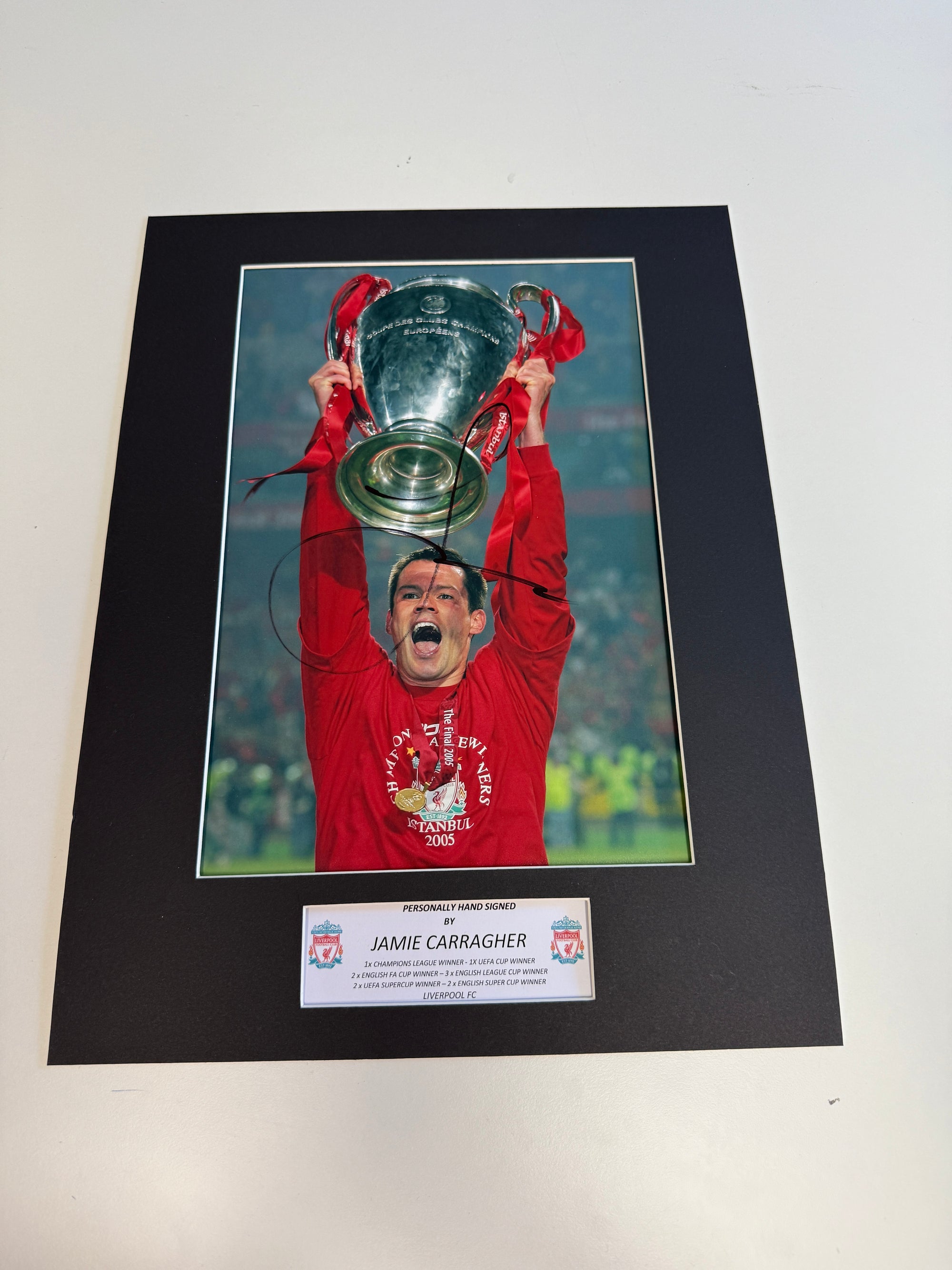 JAMIE CARRAGHER - SIGNERT BILDE MED EKTEHETSBEVIS/COA