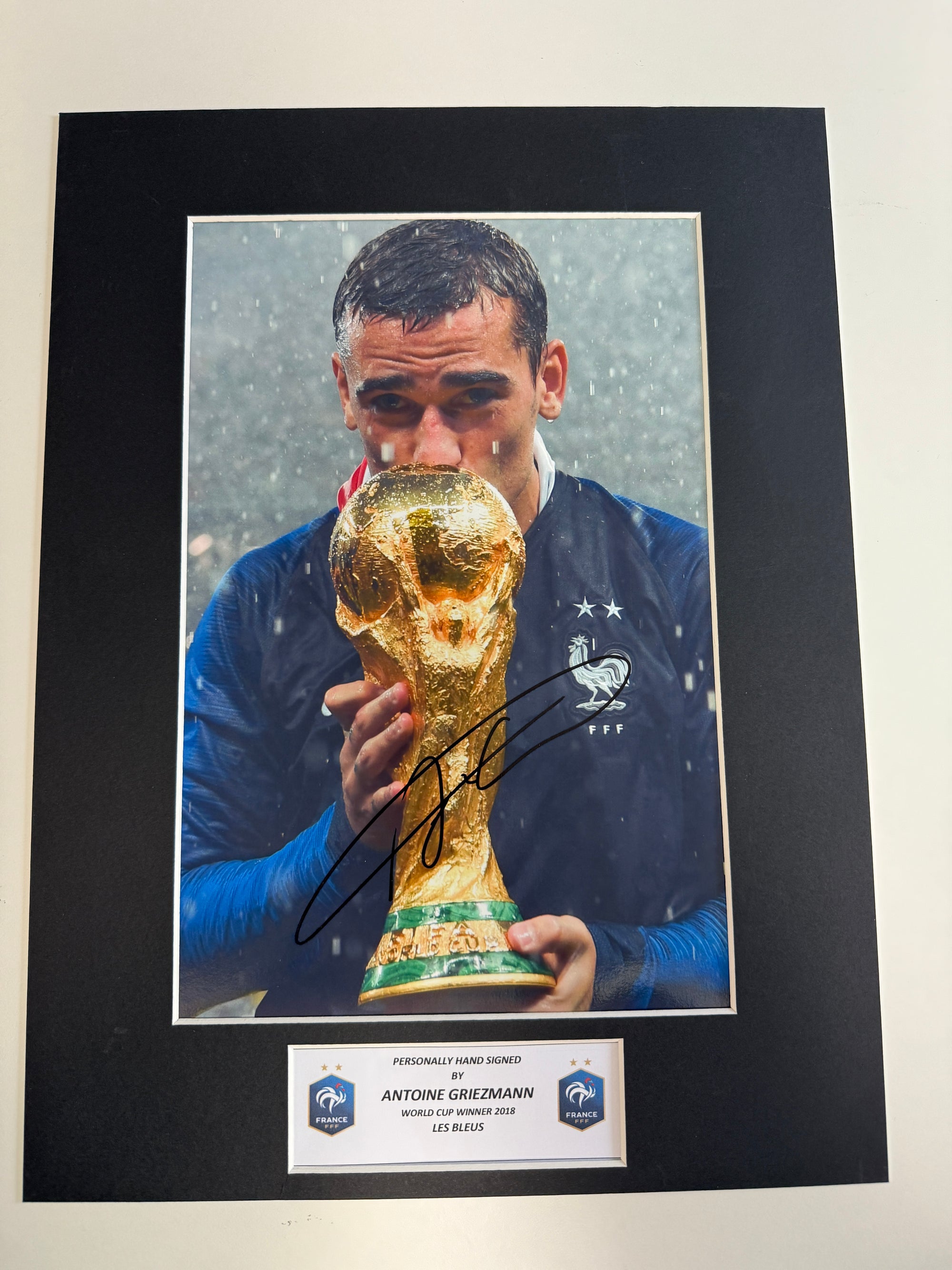FRANKRIKE - ANTOINE GRIEZMANN - SIGNERT BILDE MED EKTEHETSBEVIS/COA