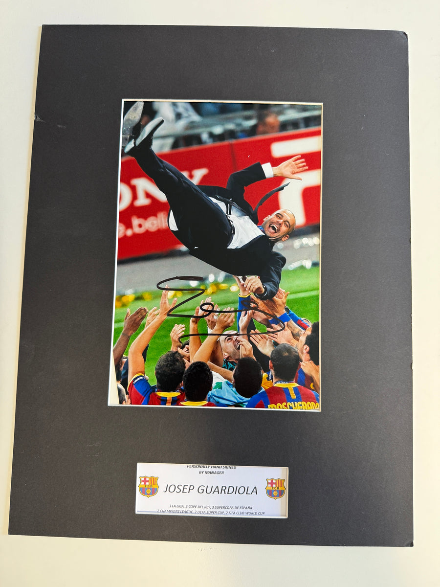 FC BARCELONA - PEP GUARDIOLA - SIGNERT BILDE MED EKTEHETSBEVIS/COA