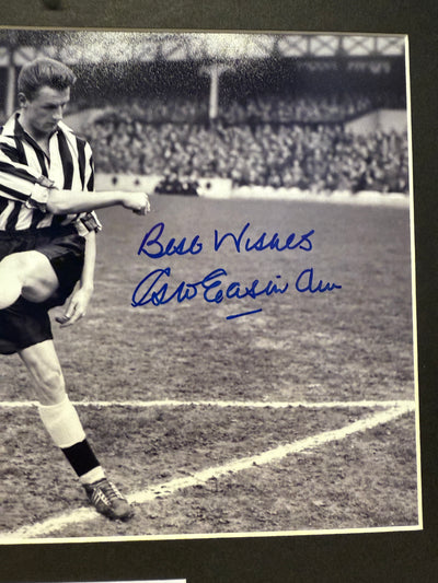 GEORGE EASTHAM - SIGNERT BILDE MED EKTEHETSBEVIS/COA