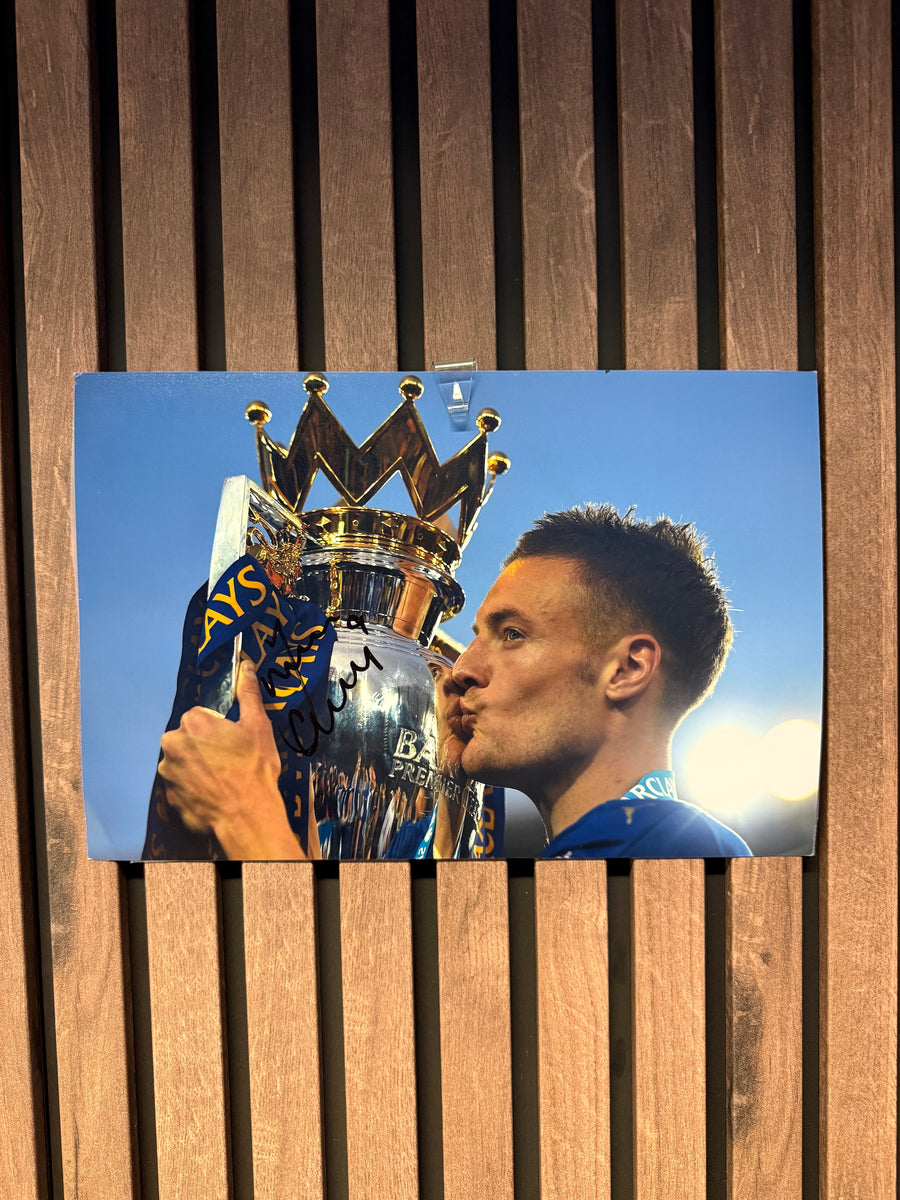 JAMIE VARDY - SIGNERT BILDE UTEN COA/EKTEHETSBEVIS
