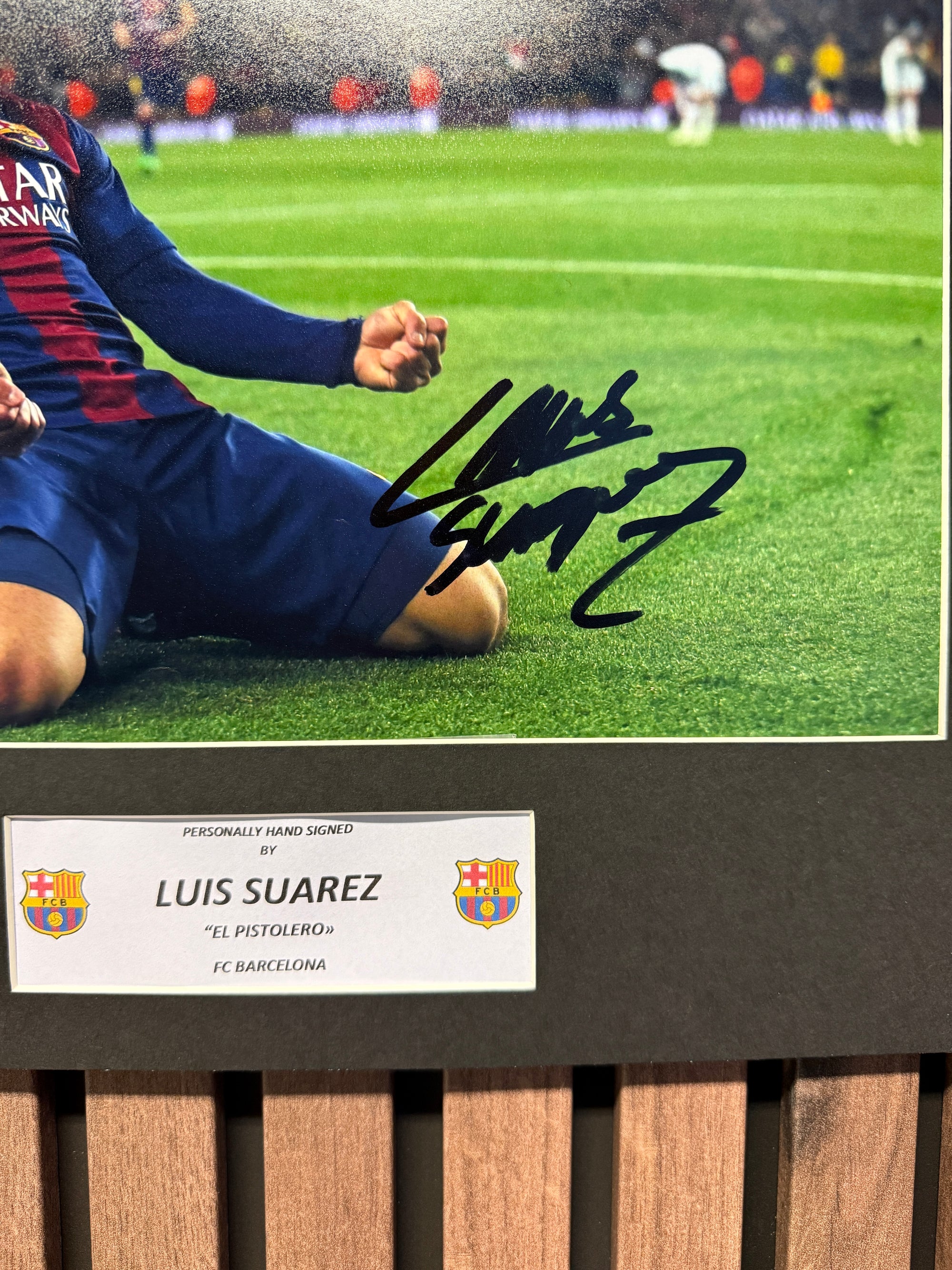 LUIS SUAREZ - SIGNERT BILDE MED EKTEHETSBEVIS/COA