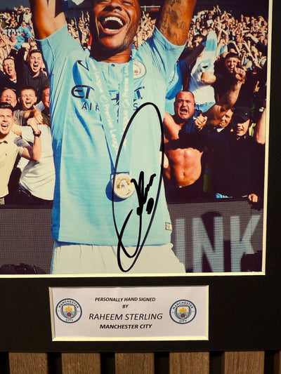 RAHEEM STERLING - SIGNERT BILDE MED EKTEHETSBEVIS/COA