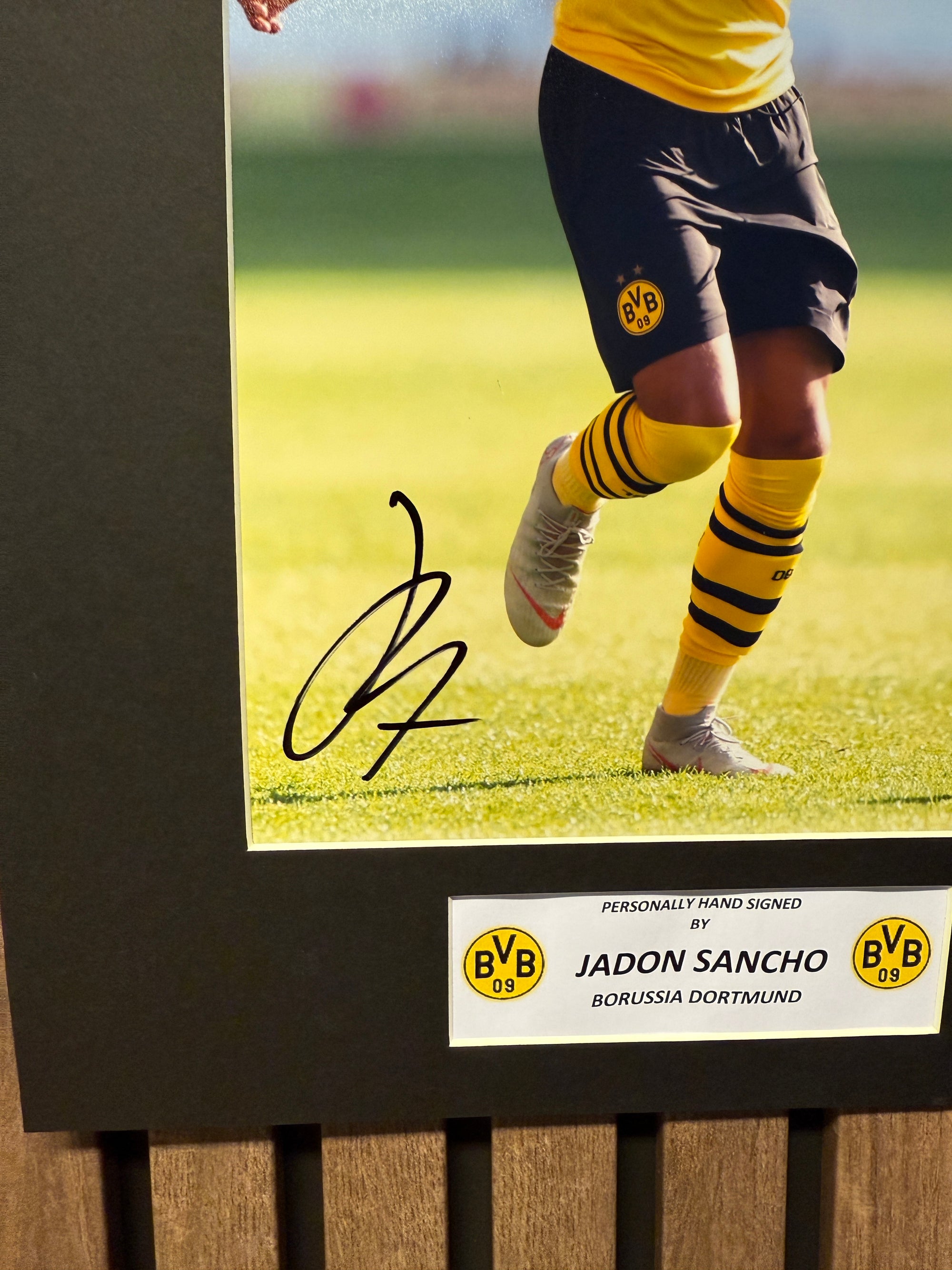 JADON SANCHO - SIGNERT BILDE MED EKTEHETSBEVIS/COA