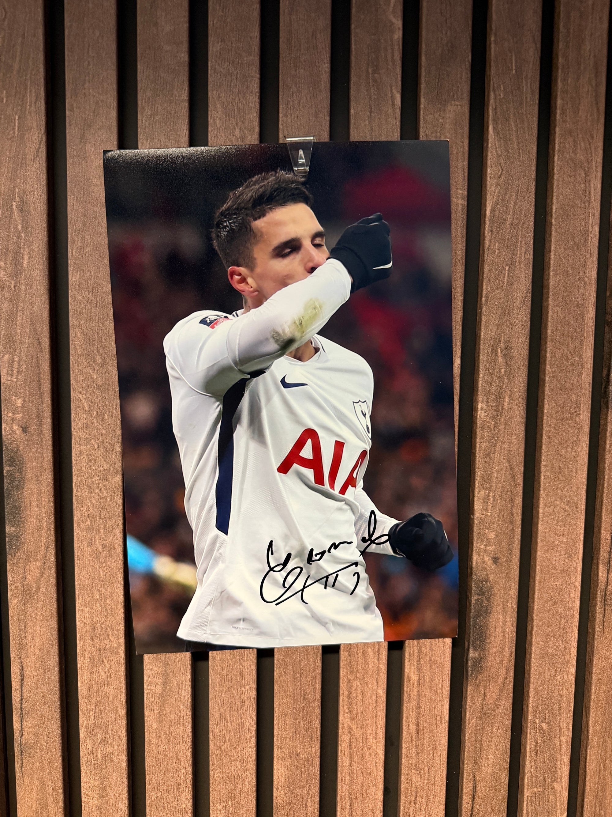TOTTENHAM HOTSPUR -ERIK LAMELA - SIGNERT BILDE MED EKTEHETSBEVIS/COA