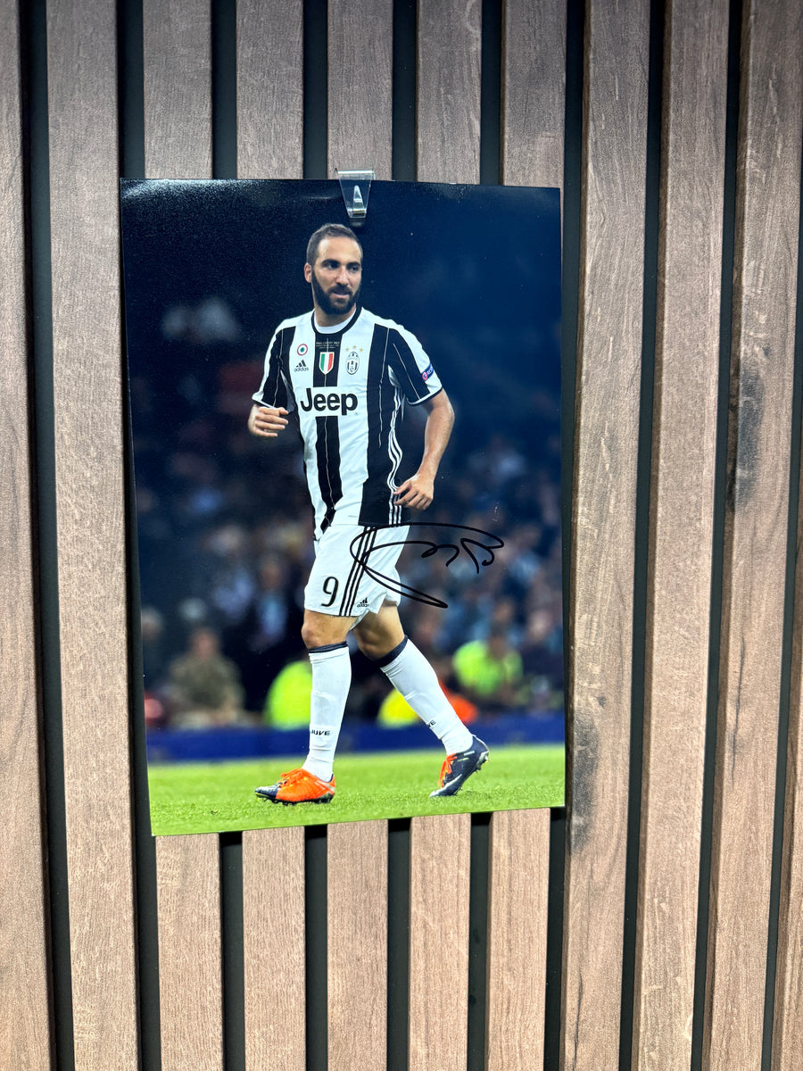 JUVENTUS - GONZALO HIGUAIN - SIGNERT BILDE MED EKTEHETSBEVIS/COA
