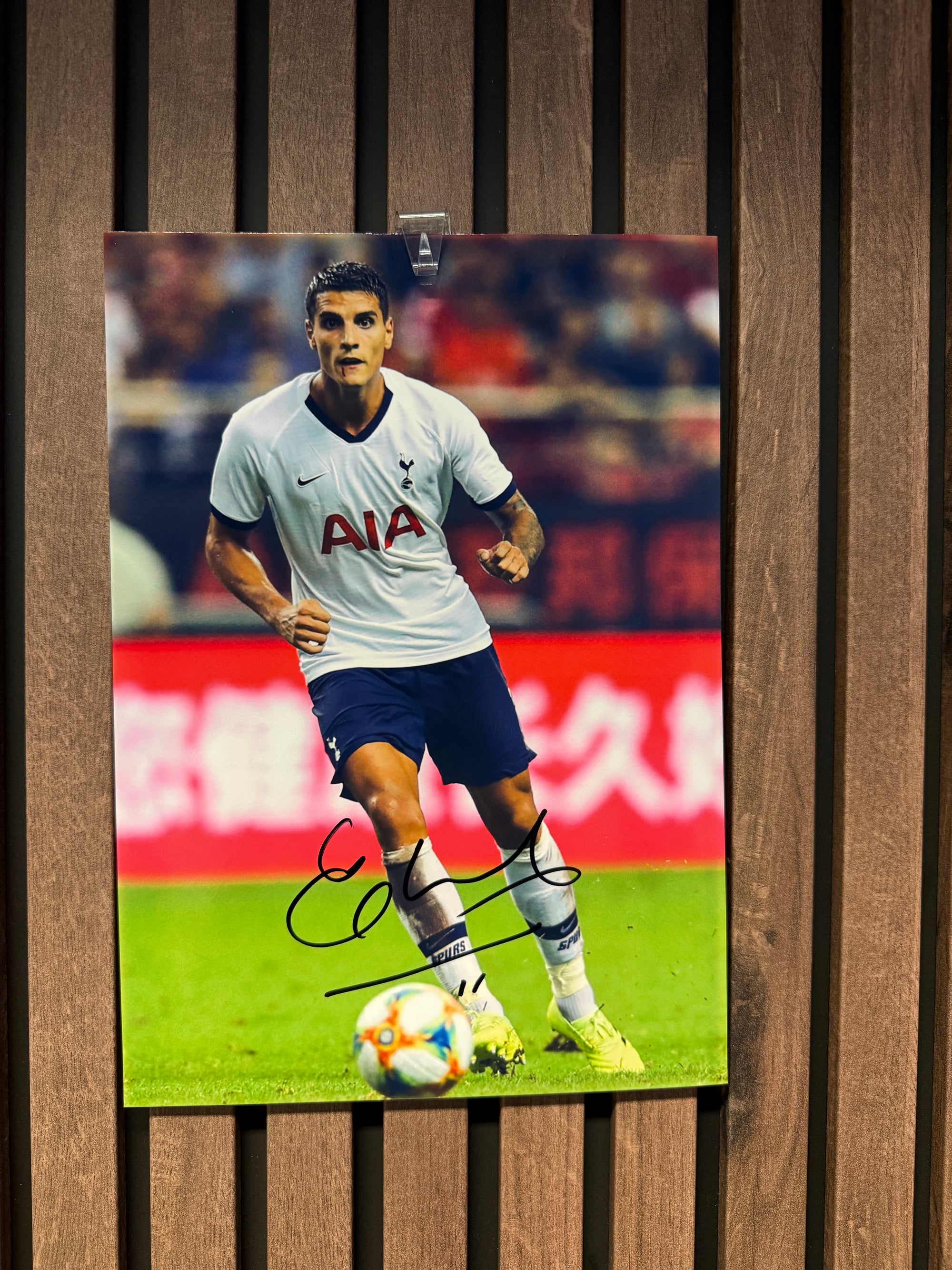 TOTTENHAM HOTSPUR - ERIK LAMELA - SIGNERT BILDE MED EKTEHETSBEVIS/COA