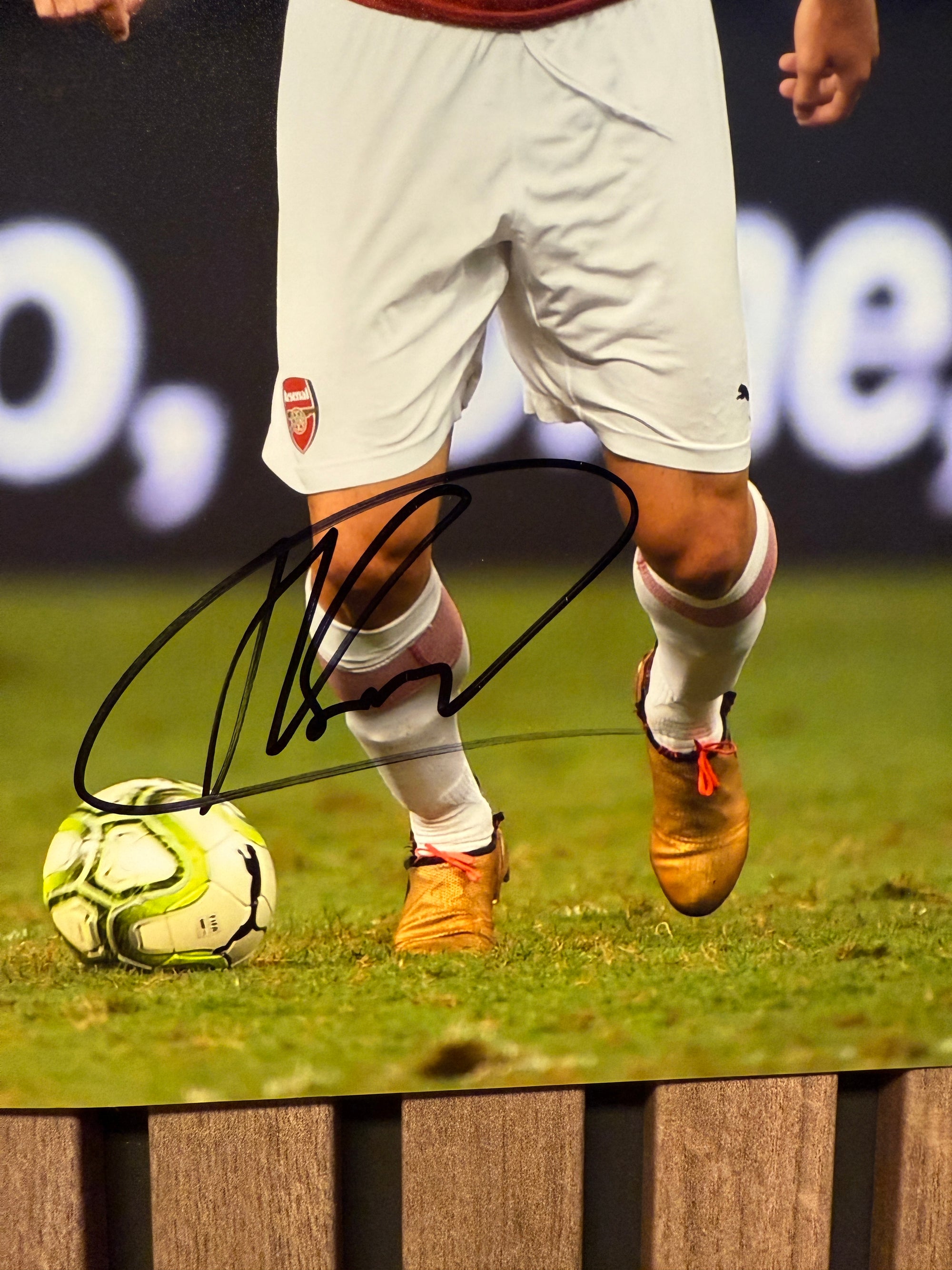 ARSENAL - SOKRATIS - SIGNERT BILDE MED EKTEHETSBEVIS/COA