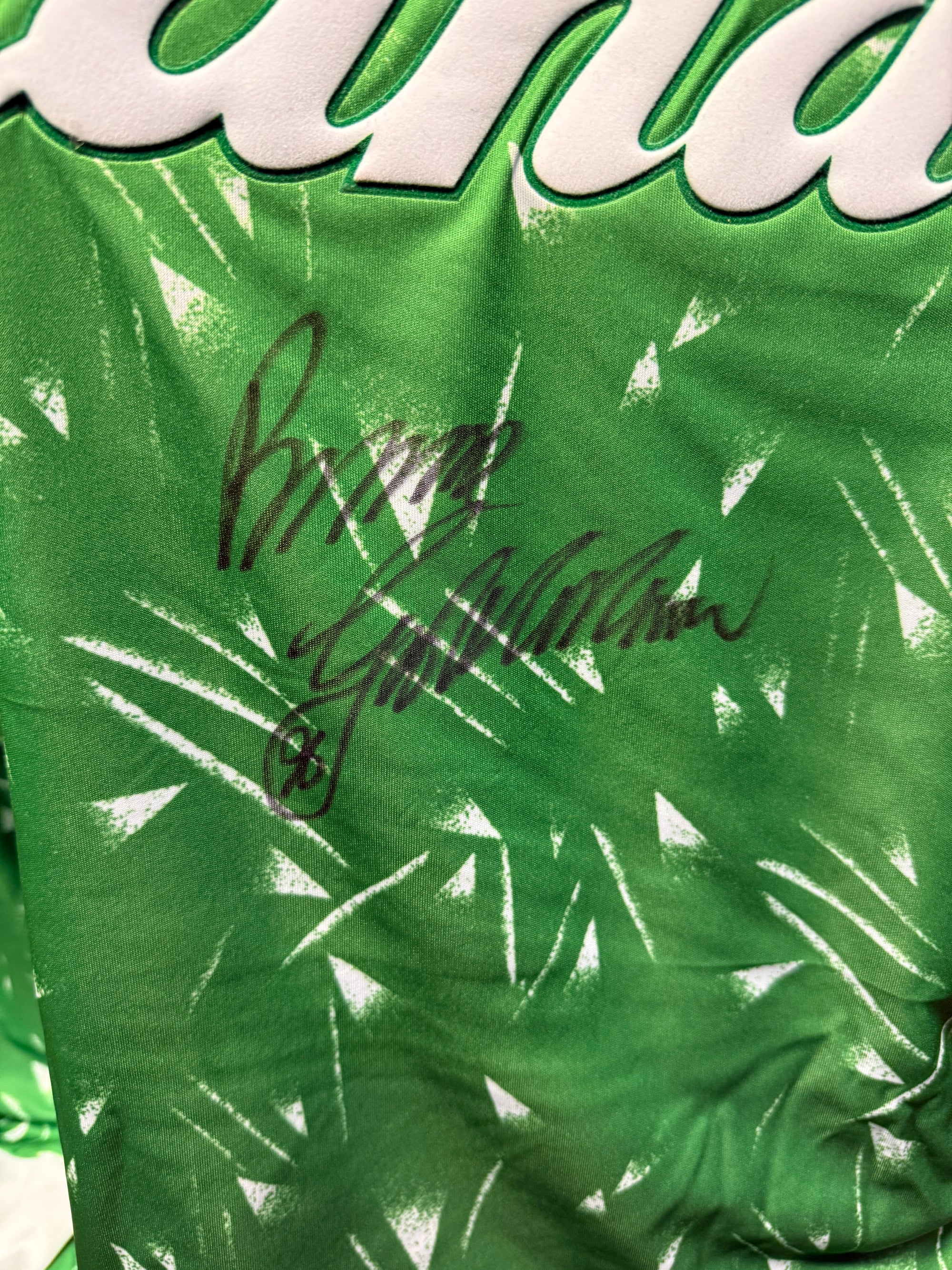 LIVERPOOL - BRUCE GROBBELAR - SIGNERT DRAKT MED EKTEHETSBEVIS/COA