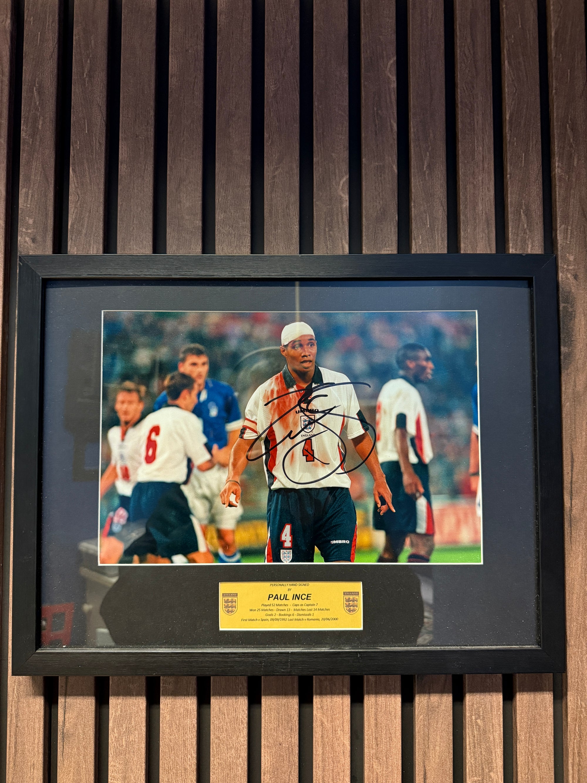 ENGLAND - PAUL INCE - SIGNERT BILDE MED EKTEHETSBEVIS/COA