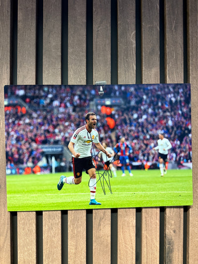 MANCHESTER UNITED - SIGNERTE BILDER UTEN COA LOT - 6 BILDER