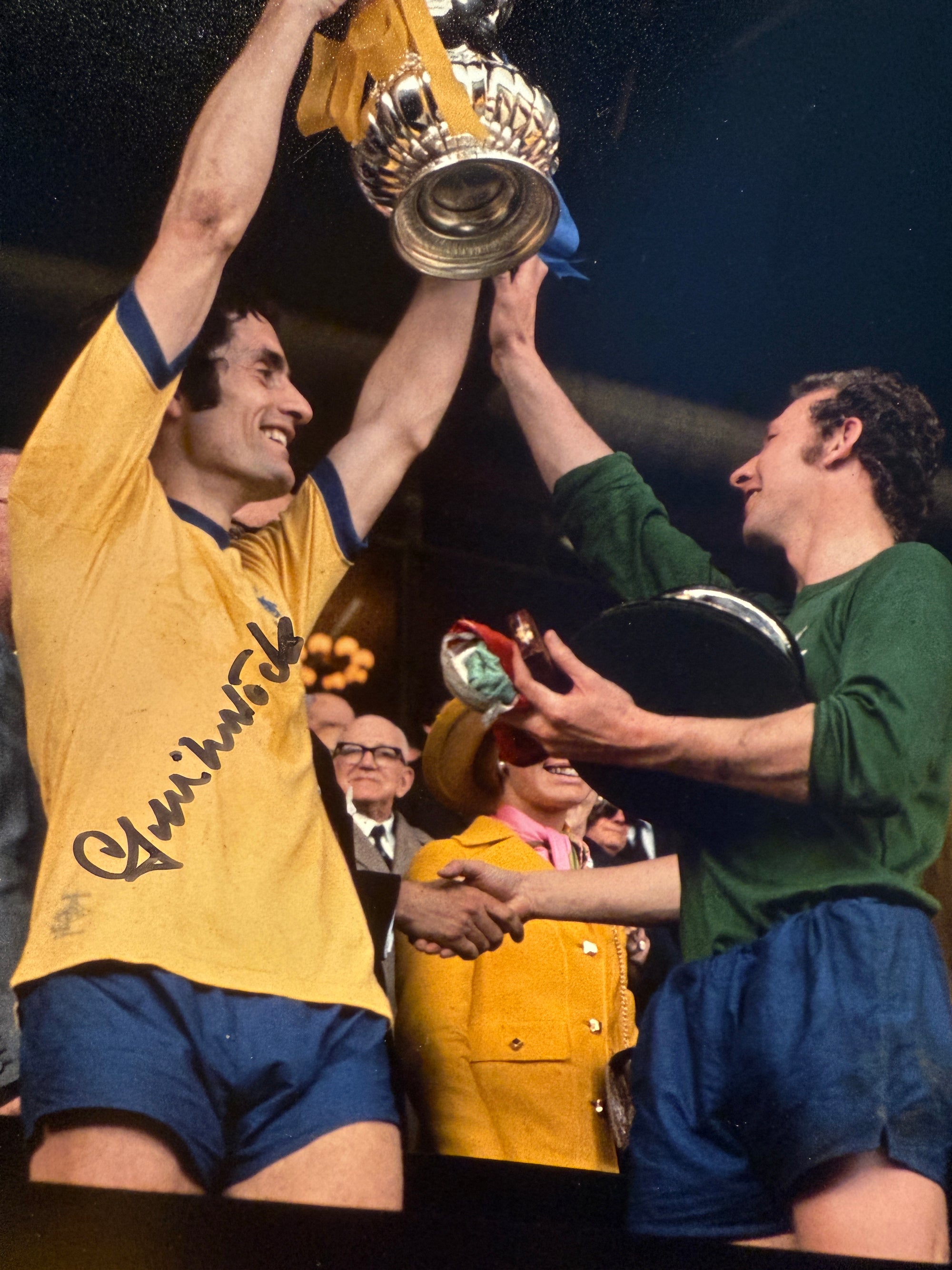 ARSENAL - FRANK McINTOCK - SIGNERT BILDE MED EKTEHETSBEVIS/COA