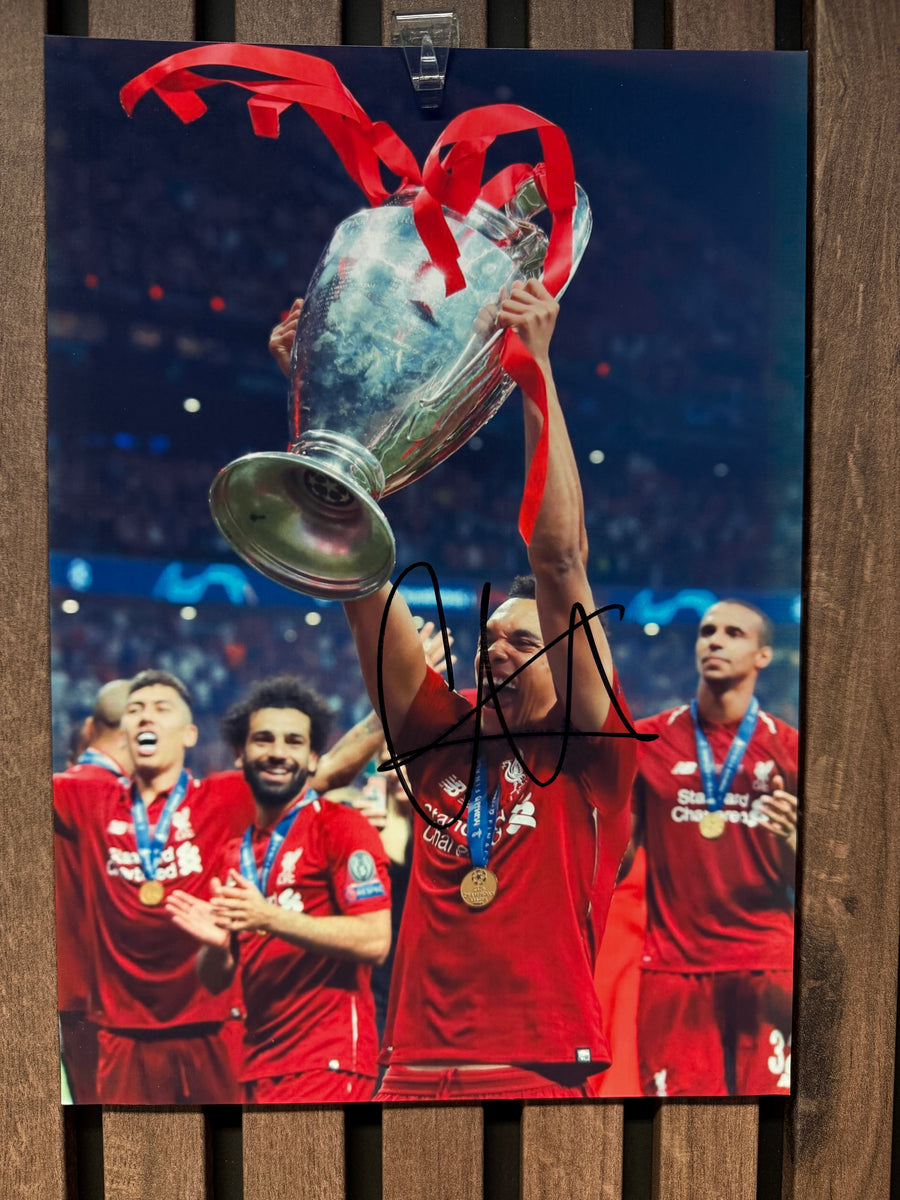 TRENT ALEXANDER-ARNOLD - SIGNERT BILDE MED EKTEHETSBEVIS/COA