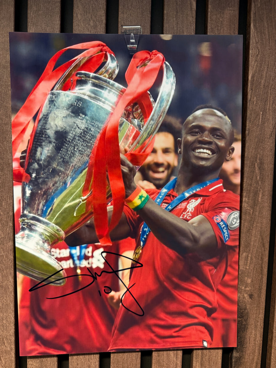SADIO MANE - SIGNERT BILDE MED EKTEHETSBEVIS/COA