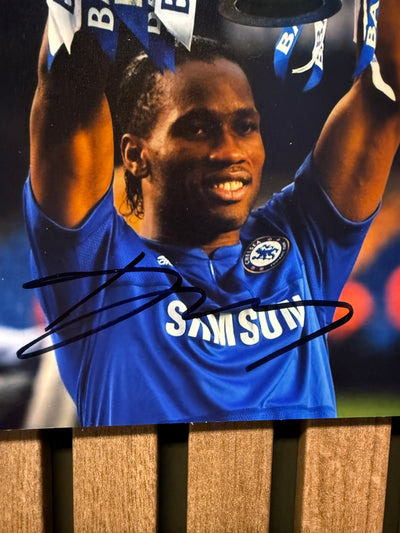 DIDIER DROGBA - SIGNERT BILDE MED EKTEHETSBEVIS/COA