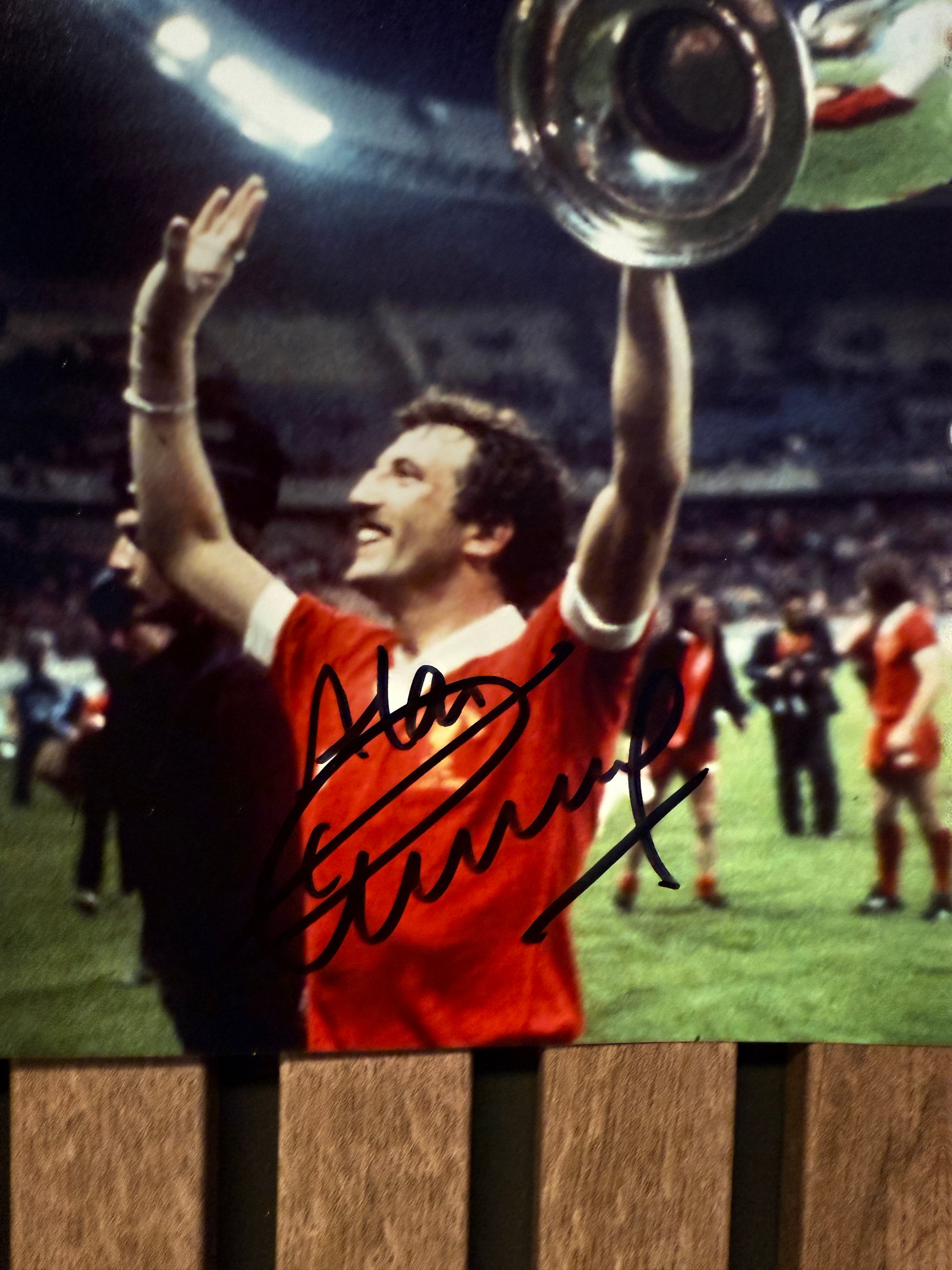 PHIL NEAL & ALAN KENNEDY - DOBBELTSIGNERT BILDE MED EKTEHETSBEVIS/COA