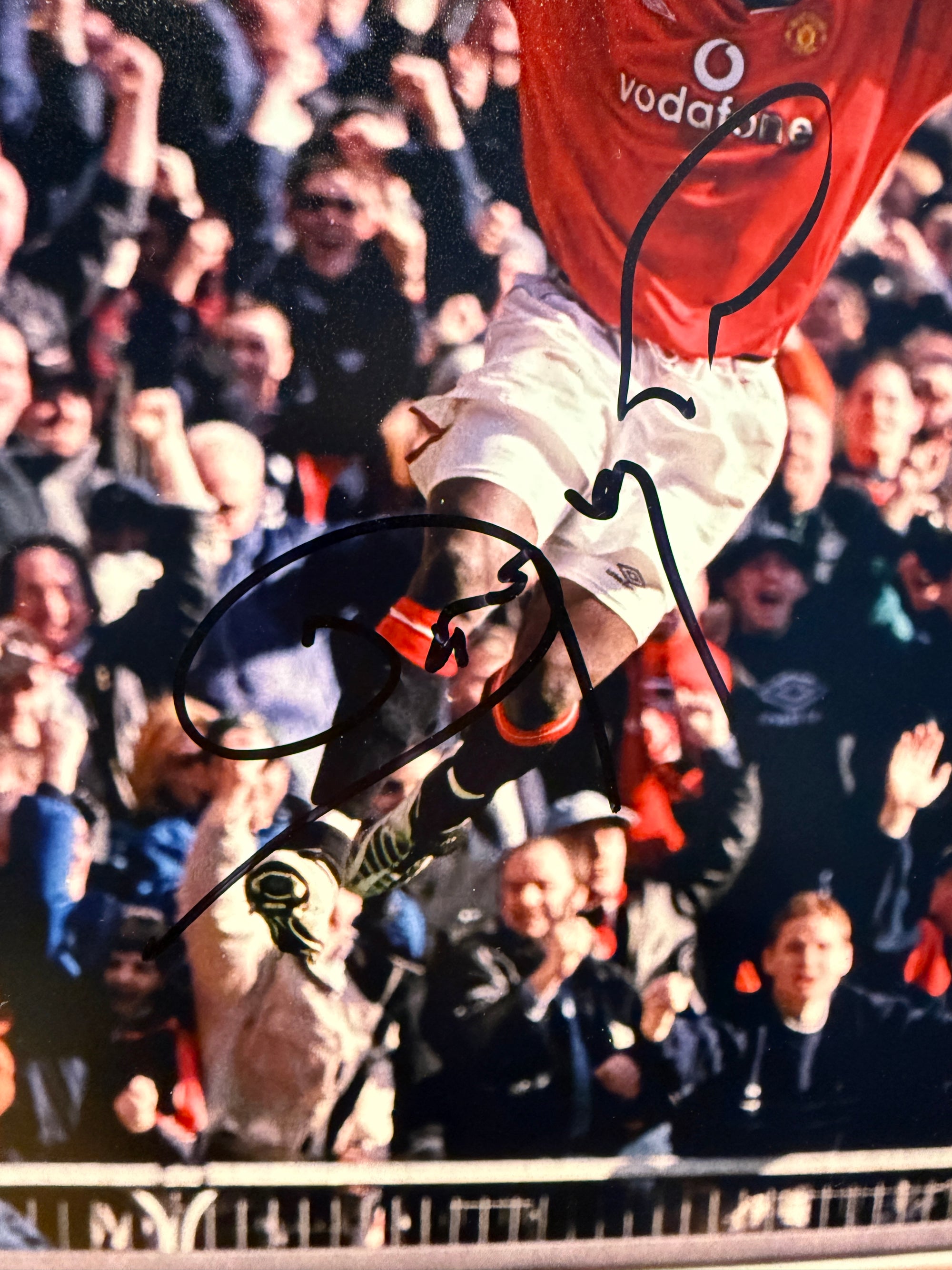 MANCHESTER UNITED - DWIGHT YORKE - SIGNERT BILDE MED EKTEHETSBEVIS/COA