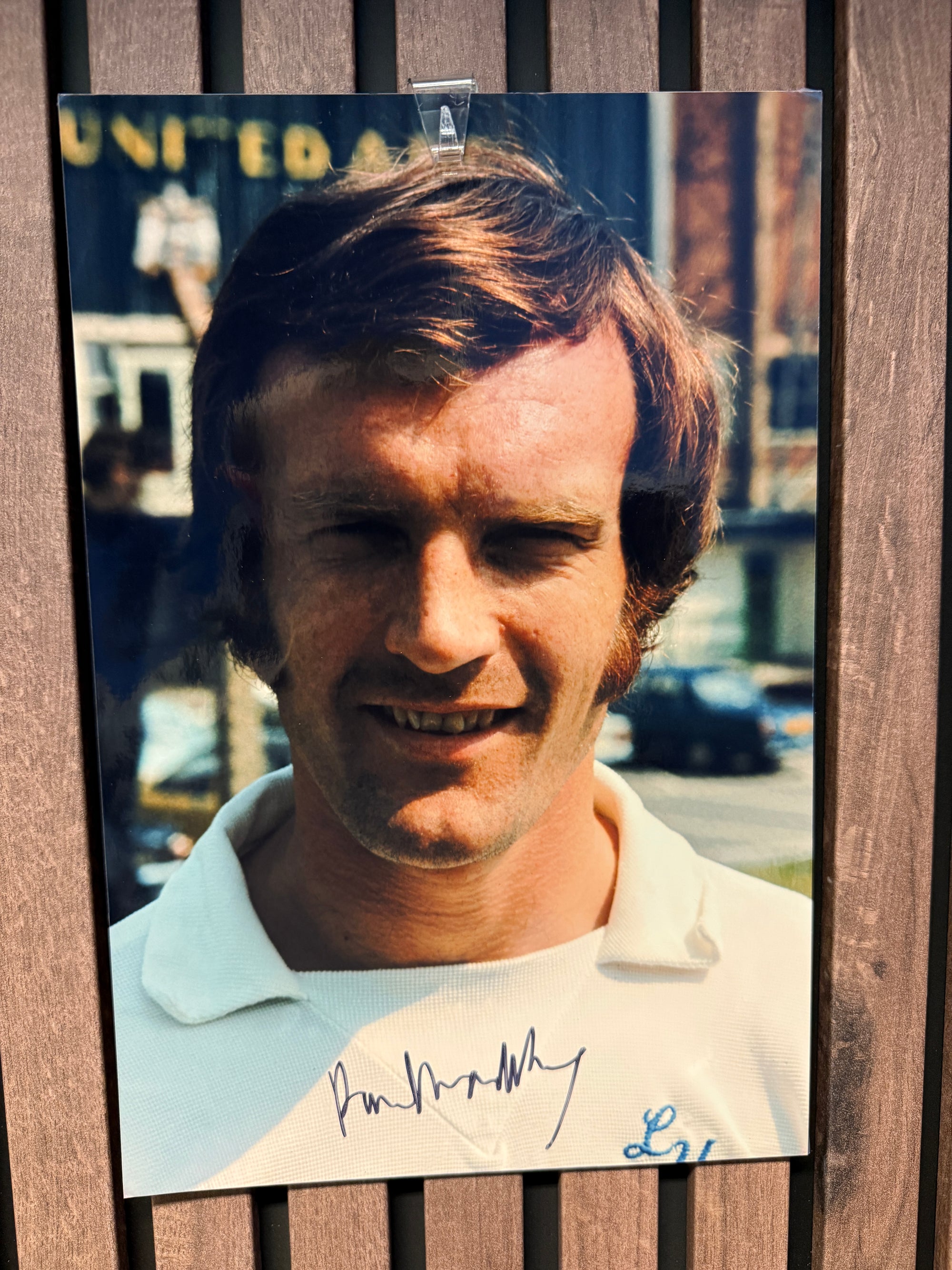 LEEDS UNITED - PAUL MADELEY - SIGNERT BILDE MED EKTEHETSGARANTI/COA