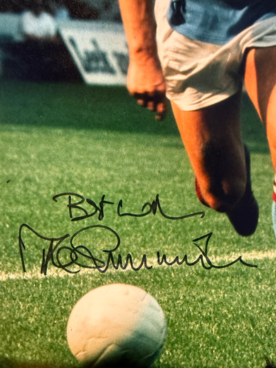 MANCHESTER CITY - MIKE SUMMERBEE - SIGNERT BILDE MED EKTEHETSBEVIS/COA