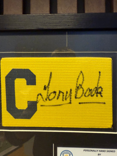 TONY BOOK - SIGNERT KAPTEINSBIND MED EKTEHETSBEVIS/COA