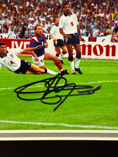 JEAN-PIERRE PAPIN - SIGNERT BILDE MED EKTEHETSBEVIS/COA