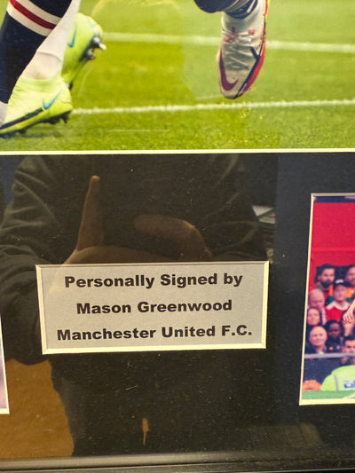 MANCHESTER UNITED - MASON GREENWOOD - SIGNERT BILDE MED EKTEHETSBEVIS/COA