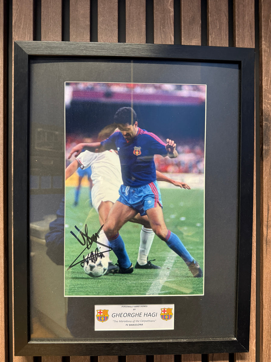 FC BARCELONA - GHEORGHE HAGI - SIGNERT BILDE MED EKTEHETSBEVIS/COA