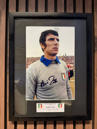 DINO ZOFF - SIGNERT BILDE MED EKTEHETSBEVIS/COA