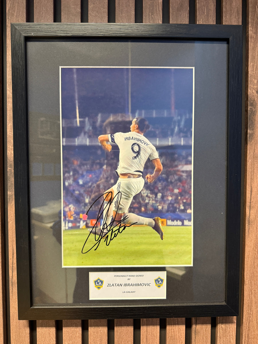 ZLATAN IBRAHIMOVIC - SIGNERT BILDE MED EKTEHETSBEVIS/COA
