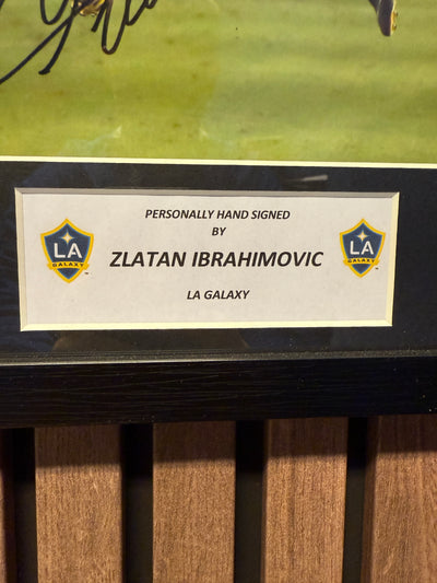 ZLATAN IBRAHIMOVIC - SIGNERT BILDE MED EKTEHETSBEVIS/COA