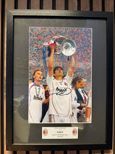 AC MILAN - KAKÁ - SIGNERT BILDE MED EKTEHETSBEVIS/COA