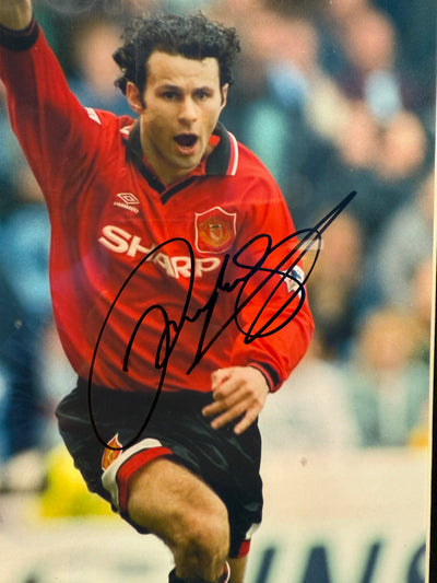 RYAN GIGGS - SIGNERT BILDE MED COA/EKTEHETSGARANTI