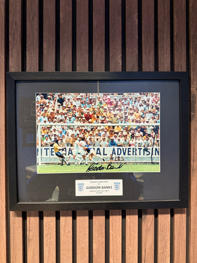 ENGLAND - GORDON BANKS - SIGNERT BILDE MED EKTEHETSBEVIS/COA