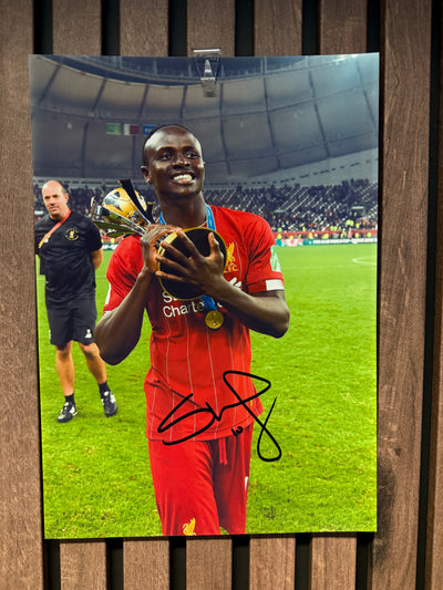 SADIO MANE - SIGNERT BILDE MED EKTEHETSBEVIS/COA