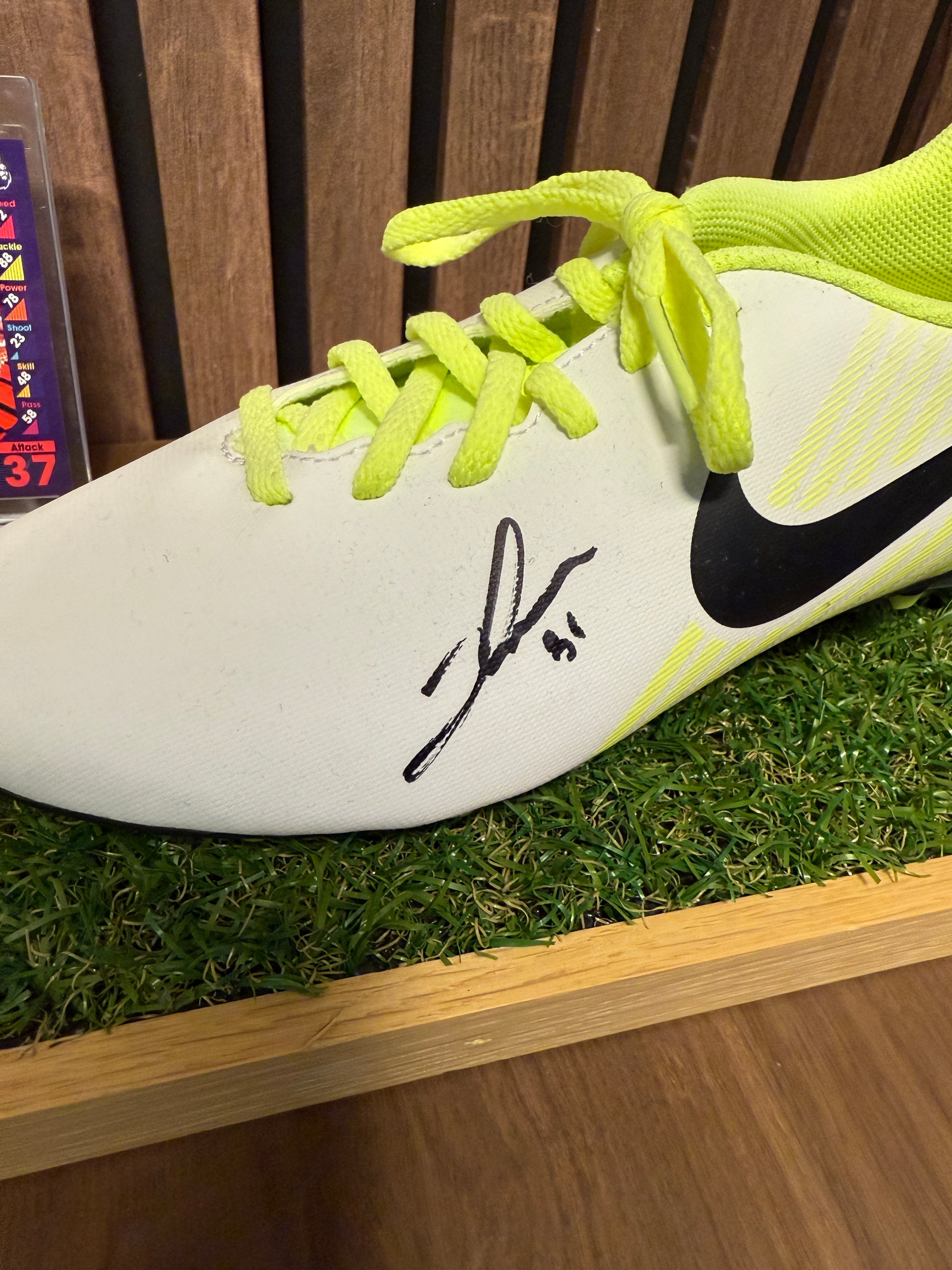 MANCHESTER UNITED - CHRIS SMALLING - SIGNERT SKO MED EKTEHETSBEVIS/COA