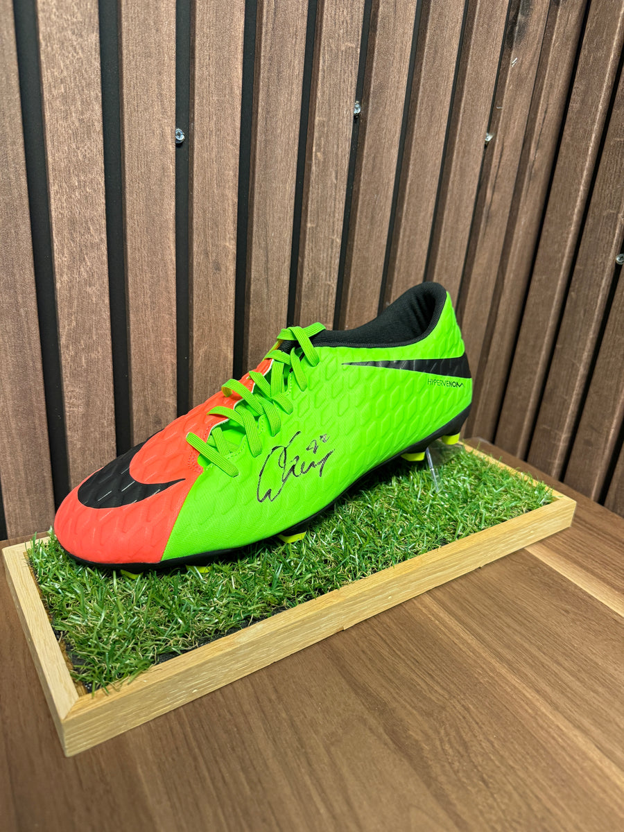 ARSENAL - DENNIS SUAREZ - SIGNERT SKO MED EKTEHETSBEVIS/COA