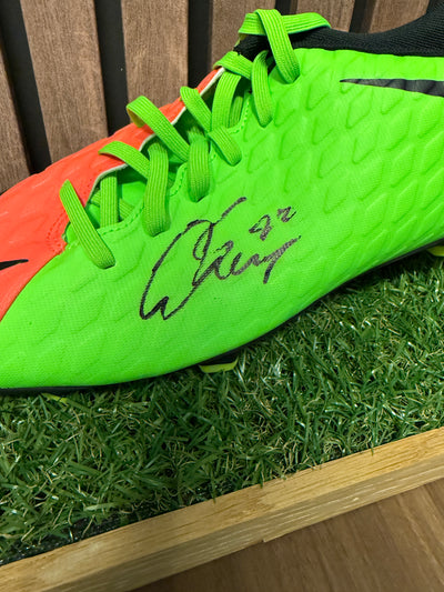 ARSENAL - DENNIS SUAREZ - SIGNERT SKO MED EKTEHETSBEVIS/COA